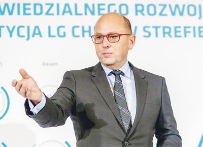 WIĘKSZA AKTYWNOŚĆ: