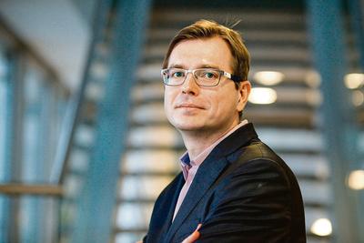 Piotr Bień, dyrektor biura rynków akcji, złożył wypowiedzenie, ale zostanie w firmie.