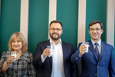 DEBIUT: Małgorzata Wysocka, Aleksander Kempiński i Mirosław Szczepański, czyli zarząd Polish Dairy, chcą wprowadzić polskie surowce na najważniejszą giełdę mleczarską świata. Właśnie zostali sprzedawcami na Global Dairy Trade.