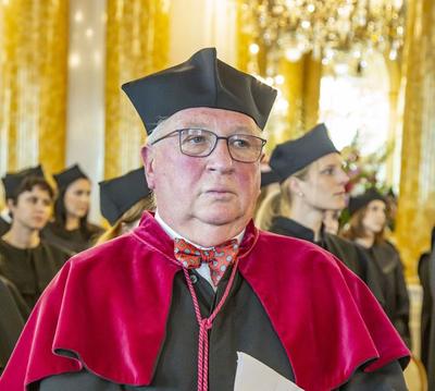 Prof. Piotr Kasprzak podczas uroczystości nadania mu tytułu doktora honoris causa Warszawskiego Uniwersytetu Medycznego.