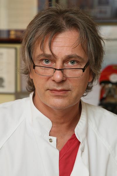 Prof. dr hab. n. med. Piotr Chłosta
