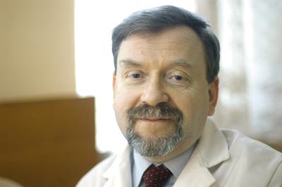Prof. dr hab. n. med. Piotr Głuszko, kierownik Kliniki Reumatologii Narodowego Instytutu Geriatrii, Reumatologii i Rehabilitacji w Warszawie