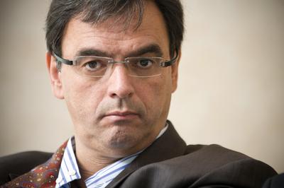 Z hurtu do detalu: Eurocash, którego głównym akcjonariuszem i prezesem jest Luis Amaral, to największy dystrybutor żywności w Polsce. W hurcie pola do rozwoju poprzez przejęcia już nie ma, bo ewentualne transakcje może zablokować UOKiK, dlatego zabrał się za kupowanie sieci detalicznych.