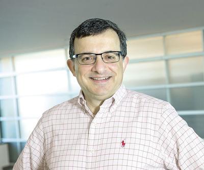 Dr Eliav Barr, wiceprezes ds. medycznych w firmie MSD