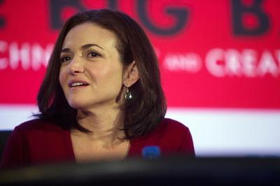 Sheryl Sandberg to prawa ręka Marka Zuckerberga, młodego prezesa i współzałożyciela Facebooka FOT. Bloomberg