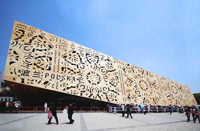 Efektowny polski pawilon na EXPO 2010 w Szanghaju powstał wcześniej,
niż koncepcja wystawy wewnątrz.