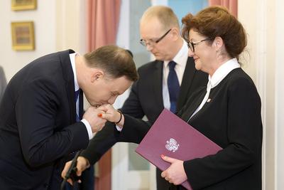 Dorota Gardias w 2016 r. powołana została przez Andrzeja Dudę w skład RDS, obecnie czeka na podobną uroczystość jako przewodnicząca.