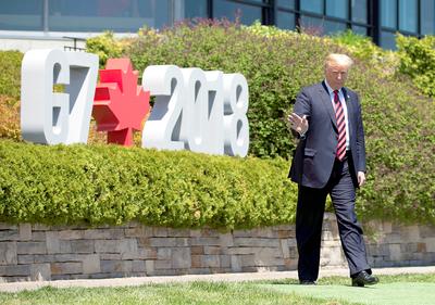 Donald Trump na szczycie G7 zagrał w westernie „Jeden przeciw wszystkim”.
