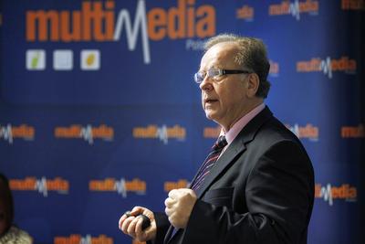 Kierowane
przez Andrzeja Rogowskiego Multimedia zapłacą karę za to, że
jednostronnie wprowadzały zmiany w pakietach programowych i gdy jakiś
kanał wypadał z oferty, zastępowały go innym bez uzgodnienia tego z
klientem.