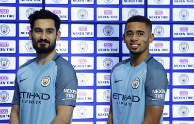 Manchester City sprzedaje powierzchnię reklamową na rękawach koszulek