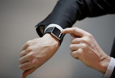 Trend numer 4: technologia ubierana - smartwatch Toq fot. Bloomberg
