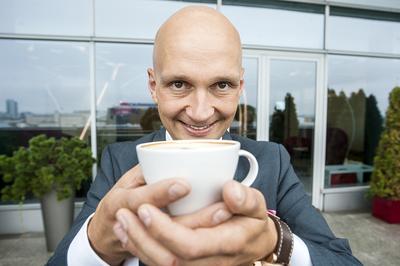 SKRÓTY DLA KOMFORTU Jako konsumenci musimy myśleć na skróty, bo zbyt duży wybór nas zabija – mówi dr Maciej Kraus, dyrektor w PwC. Te mechanizmy opisuje ekonomia behawioralna, a wykorzystują m.in. przedsiębiorcy.