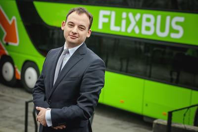 Dwa razy
więcej: Flixbus, którym kieruje Michał Leman, jeździ na 54 trasach łączących
120 miast. Pod koniec przyszłego roku chce mieć 120 tras pomiędzy 200 miastami.