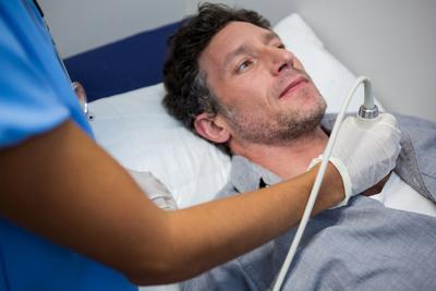 Wprowadzenie regularnych badań kontrolnych dla każdego Polaka "w postaci bonu, który może zrealizować w każdej przychodni - to jedno z założeń tzw. piątki dla zdrowia MZ.