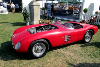 Stare Ferrari są ostatnio w cenie FOT. Bloomberg