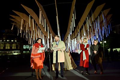 PRZEDSIĘBIORCZY
MANIFESTANCI: Unia Europejska to partner strategiczny, konieczna jest
wrażliwość społeczna, a dialog i różnorodność procentują — to główne tezy
Manifestu Lewiatana, odczytanego wspólnie przez Beatę Stelmach i Macieja
Wituckiego podczas Europejskiego Forum Nowych Idei. Menedżerowie mają chrapkę
na kierowanie organizacją, której od dwóch dekad szefuje Henryka Bochniarz.