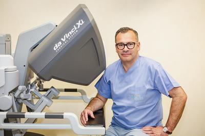 Dr n. med. Paweł Szymanowski, ginekolog z krakowskiego Szpitala na Klinach, Klinika Ginekologii i Uroginekologii krakowskiej Akademii im. Andrzeja Frycza Modrzewskiego