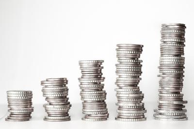 Zasadnicze wynagrodzenie lekarza stażysty wynosi od 1 stycznia tyle ile płaca minimalna.