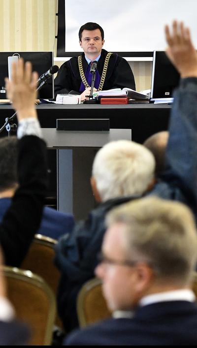 GŁOSOWANIE
A GŁOSOWANIE: Wierzyciele GetBacku już 28 sierpnia 2018 r. mieli okazję wyrazić
swoje zdanie na temat postępowania układowego. Nie głosowali jednak wtedy nad
jego istotą, czyli samym układem.