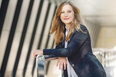 POLIGON
DOŚWIADCZALNY: Martyna Złotowska, konsultant w dziale doradztwa biznesowego i
zarządzania innowacjami w Crido, podkreśla, że dla firm stawiających pierwsze
kroki w prowadzeniu projektów współfinansowanych z pieniędzy unijnych udział w
konkursie „Bony na innowacje — etap I” jest świetną okazją, by przygotować się
do kolejnych, bardziej wymagających naborów.