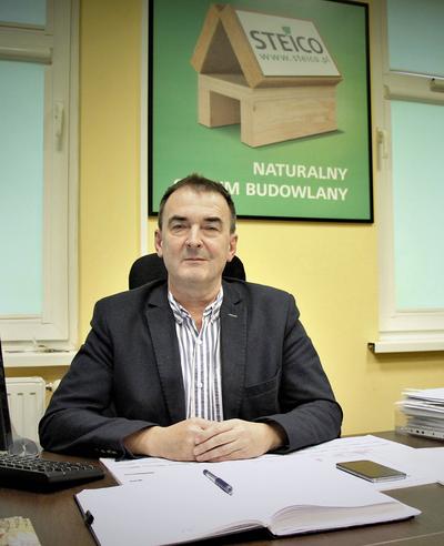 PRAWIE
DOMY: Nie będziemy zajmować się budowaniem domów, bo do tego potrzebni są
architekci, konstruktorzy, cały proces pozwoleń, logistyki i później montażu
mówi Waldemar Motyka, prezes Steico CEE.