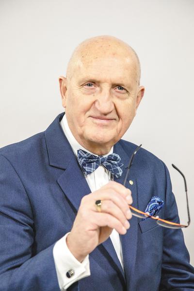 Prof. dr hab. n. med. Marek Krawczyk: W życiu dorosłym nigdy nie byłem pacjentem. Zacząłem pracę w 1969 r., czyli 51 lat temu i przez cały ten czas nie miałem ani jednego dnia zwolnienia.
