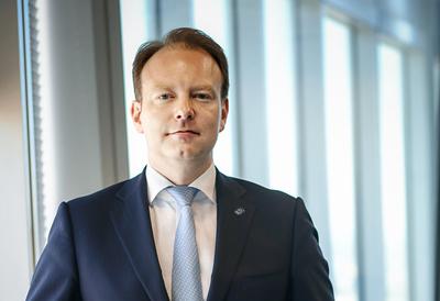 PODZIAŁ
ZYSKU: Paweł Surówka, prezes ubezpieczeniowego giganta, dąży do tego, aby
dywidenda z roku na rok była coraz wyższa. Nie ujawnia jednak, jaką częścią
tegorocznego zysku podzieli się z akcjonariuszami.[