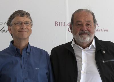 Bill Gates (z lewej) i Carlos Slim FOT. Bloomberg