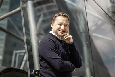 TAK NIE WOLNO: O ile ustawa o samorządzie gminnym pozwala na zawieranie porozumień, o tyle „wynajmowanie” sobie nawzajem swoich spółek do realizowania zadań publicznych jest sprzeczne z polskimi i unijnymi regulacjami — mówi mecenas Wojciech Hartung z kancelarii DZP.