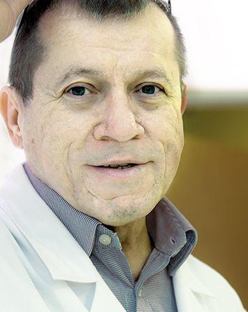Dr hab. n. med. Mirosław Ząbek