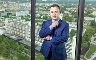 Frankowy wróg banków wchodzi w fotowoltaikę