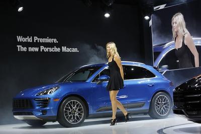 Maria Szarapowa prezentuje nowe Porsche Macan