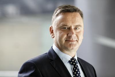 ŁEB W ŁEB: Na koniec 2017 r. łączna wartość aktywnego portfela branży leasingowej wyniosła 119,3 mld zł i była porównywalna z saldem kredytów inwestycyjnych udzielonych firmom przez banki — mówi Andrzej Krzemiński, przewodniczący komitetu wykonawczego ZPL.