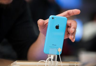 Nowy iPhone 5C FOT. Bloomberg