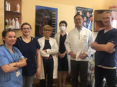 Prof. dr hab. n. med. Konrad Rejdak (na zdj. drugi od lewej) z pracownikami Kliniki Neurologii SPSK4 Uniwersytetu Medycznego w Lublinie