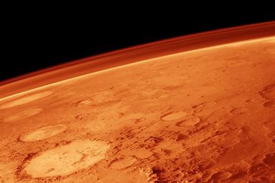 Widok na powierzchnię Marsa z niskiej orbity (FOT. NASA/Wikipedia)