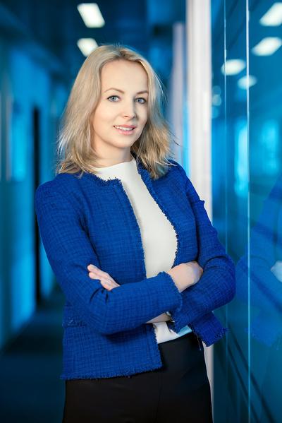 KOMFORT
I KOMUNIKACJA: Firma Immofinanz opracowała markę biurową myhive. Jej celem jest
tworzenie stref komfortu dla użytkowników biurowców. Do komunikacji ze
społecznością biurową stworzyliśmy aplikację myhive, dzięki której mamy kontakt
z każdym z pracowników naszych najemców — mówi Magdalena Kowalewska, Country
Manager Operations Poland, Immofinanz.
