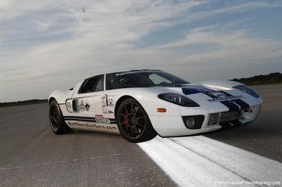 Rekordowy Ford (fot. performancepowerracing.com)