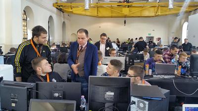 IMPONUJĄCE: W hackathonie w Wałbrzychu wzięło udział 141 osób. To prawdopodobnie największa taka impreza organizowana przez urząd miasta w Polsce.