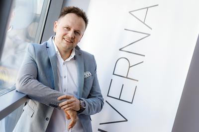 NIE
BEZ KOZERY: Wcześniej miałem portal zakupów grupowych, ale ta branża „umarła”.
Najbardziej perspektywiczną kategorią była turystyka. Stwierdziłem, że trzeba
na nią postawić — mówi Dawid Dusza, założyciel i prezes Triverny.