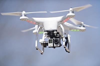 Maszyna DJI Innovations Phantom 2 z kamerą GoPro
