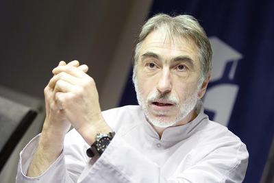 dr n. med. Adam Domanasiewicz