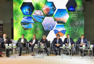 ŚWIADOMOŚĆ
EFEKTÓW: Uczestnicy panelu dyskusyjnego „Clean Air Challenge: rozwiązania w
zakresie transportu i ogrzewania dla lepszej jakości powietrza” byli zgodni, że
aby skutecznie wprowadzać zmiany ograniczające emisję szkodliwych substancji,
należy przekonać ogół społeczeństwa, że w ostatecznym efekcie przynoszą one
zysk.
