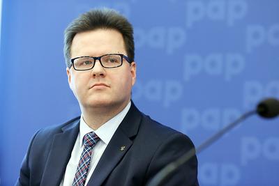 NIE
WSZYSCY MASZYNIŚCI: