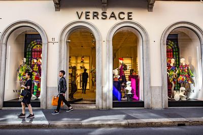 Sklep marki Gianni Versace w Mediolanie