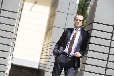 KROK W PRZÓD: Wprawdzie internet rzeczy czy inne technologie wprowadzające usługi i przemysł w świat 4.0 są adoptowane przez polskie firmy w niewielkim stopniu, ale w najbliższym czasie z pewnością zaczną zyskiwać na popularności. Wówczas — zdaniem Przemysława Kani, dyrektora generalnego Cisco Polska — priorytetem dla przedsiębiorców będzie musiało być bezpieczeństwo IT, w stopniu nawet większym niż obecnie