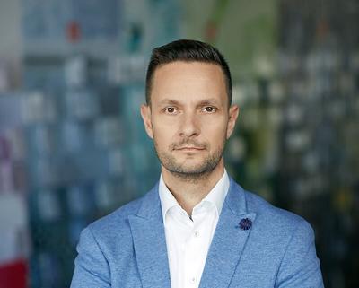 Pełnoletni menedżer: Od połowy zeszłego roku firmą Tikkurila Polska kieruje Remigiusz Skąpski, który wcześniej był jej wiceprezesem i dyrektorem handlowym. Z przedsiębiorstwem związany jest dokładnie od 18 lat.