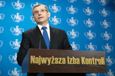 Izba wspiera frankowiczów: NIK, kierowana przez Krzysztofa Kwiatkowskiego popiera dobrowolne przewalutowanie kredytów frankowych, zaleca wprowadzenie ułatwień w procesach grupowych frankowiczów a także wzmocnienie kompetencji KNF w zakresie ochrony konsumentów