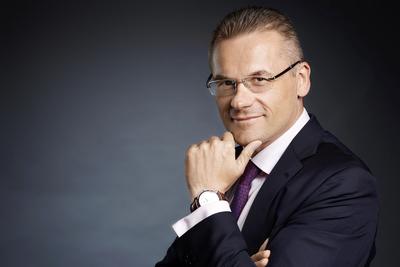 RÓŻNICA JEST W CENIE: Dariusz Chlastawa, wiceprezes Premium Mobile, przekonuje, że kluczem do tego, aby zaistnieć na mocno nasyconym rynku telekomunikacyjnym, jest zaoferowanie tego samego, co mają wszyscy, tylko taniej.