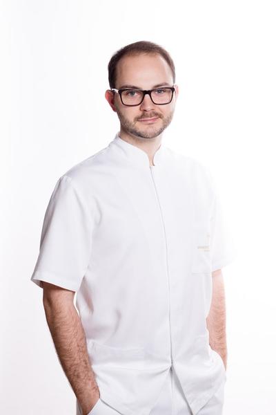 lek. stom. Aleks Charniuk